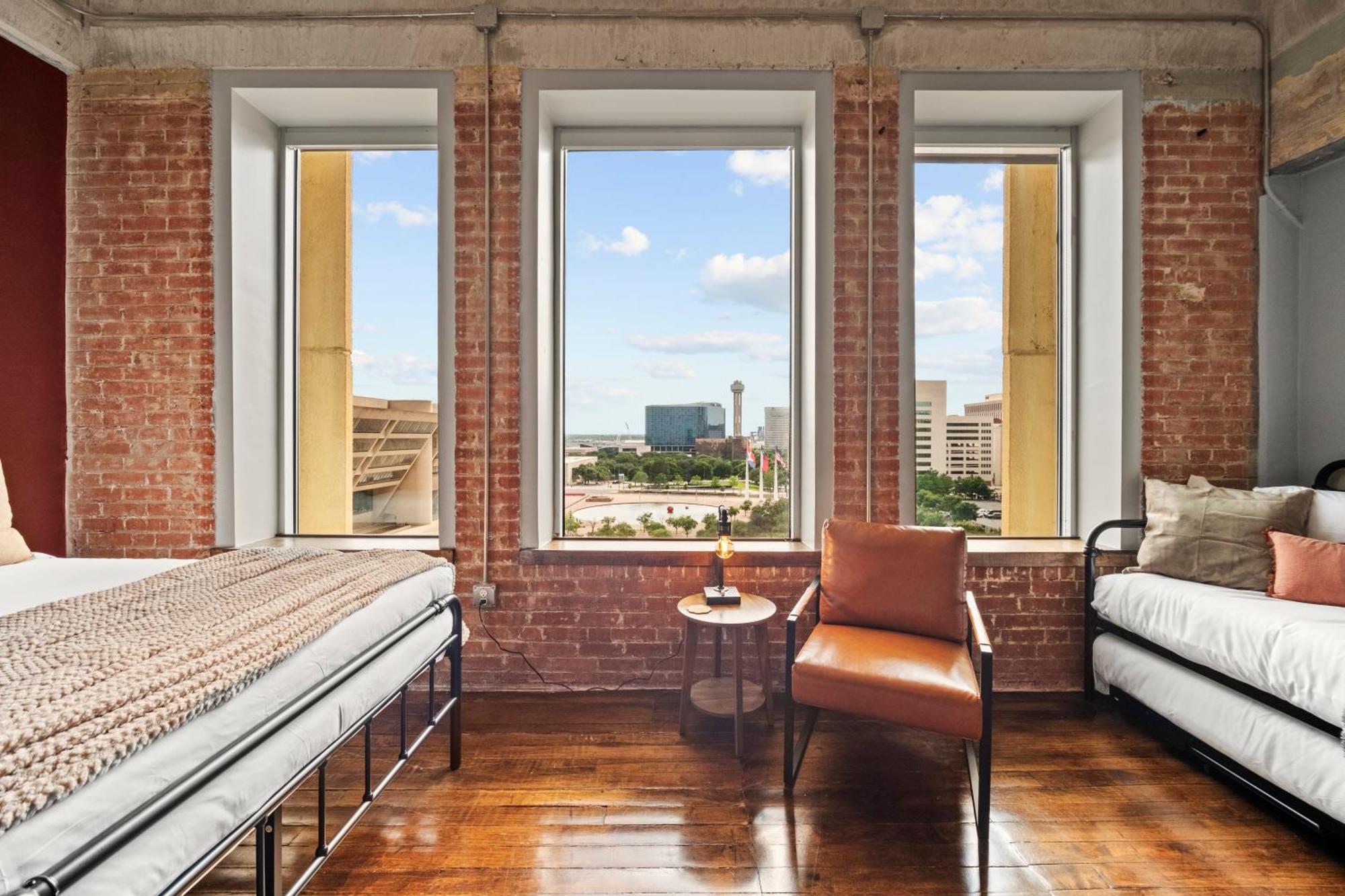 Bright And Modern Downtown Loft With Skyline Views, Free Valet, Gym Apartment Dallas Exterior photo