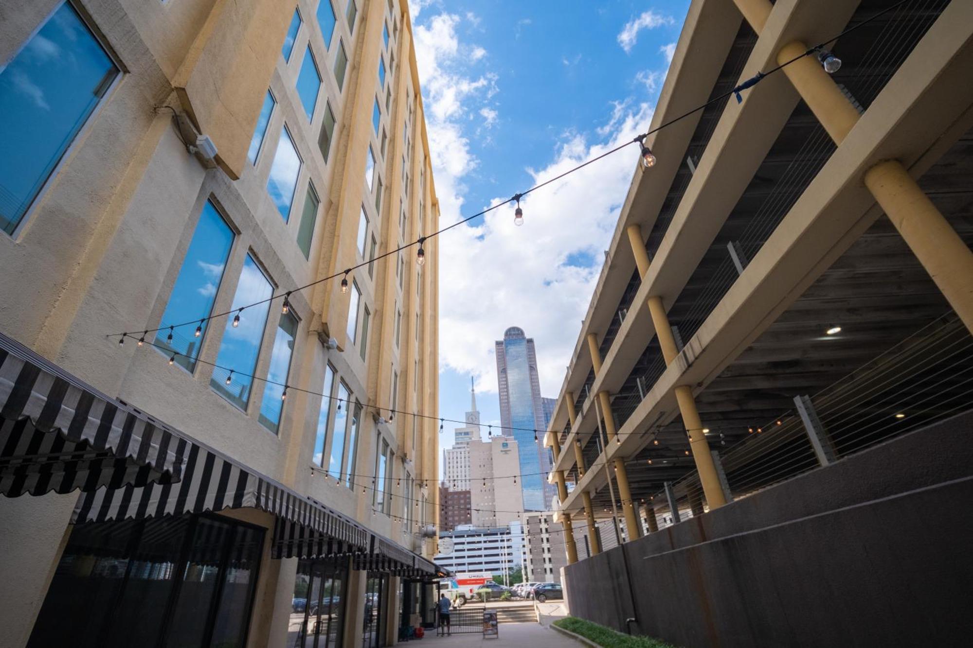 Bright And Modern Downtown Loft With Skyline Views, Free Valet, Gym Apartment Dallas Exterior photo